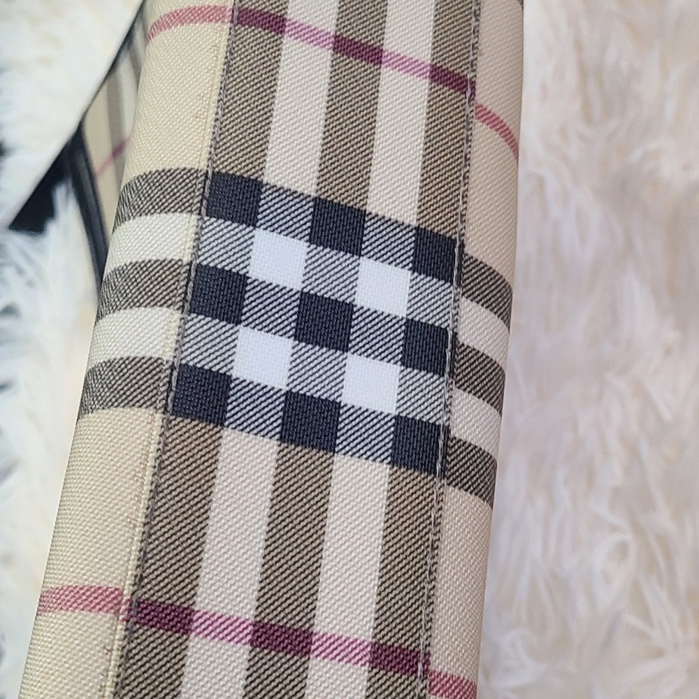 Burberry Classic House Check Shoulder Bag - Picture 13 of 13